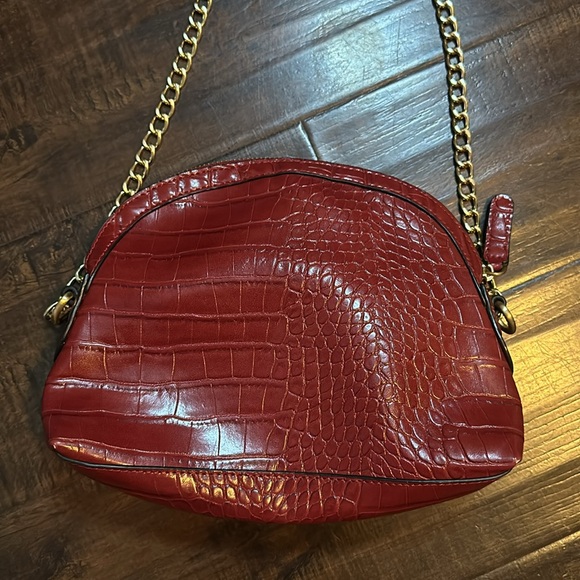 Vintage feels cute Red Crossbody Purse by Forever 21 - Picture 2 of 3